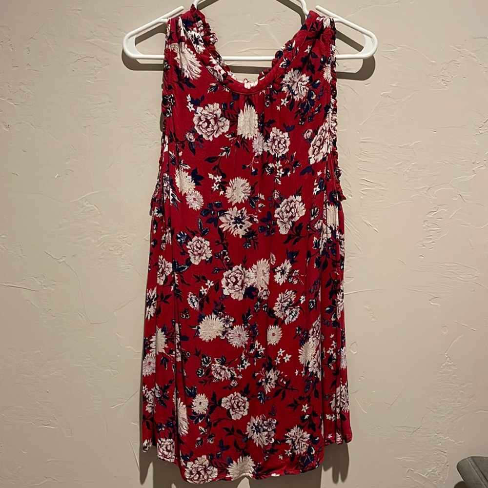PRICE DROP! Pretty fuchsia floral sleeveless top from Torrid size 3